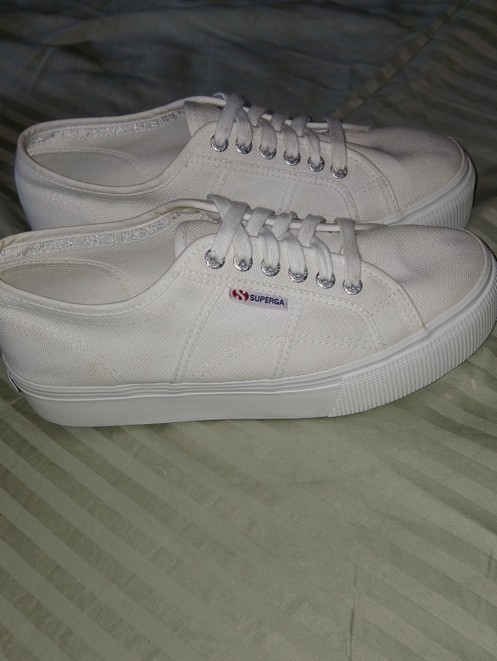 Superga Womens White Canvas Low-Top Platform Sneakers Sz: 8.5